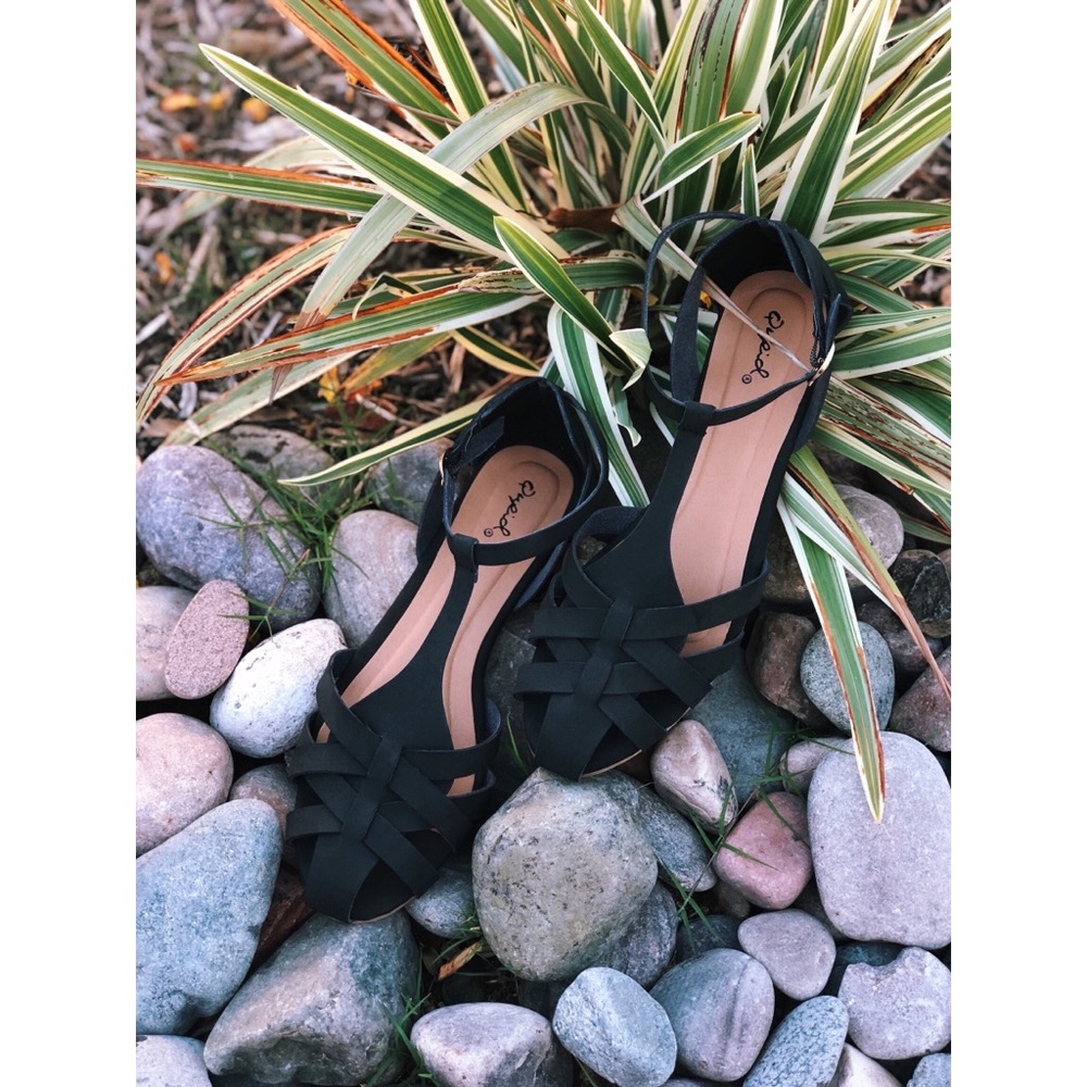 Multi Strap Sandals in Black